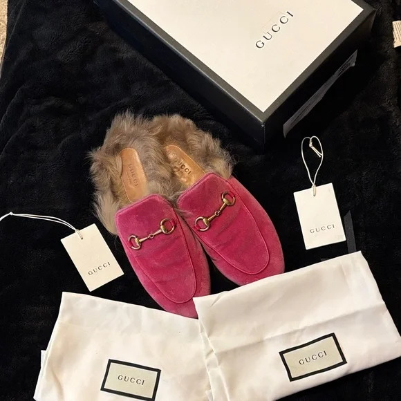 Gucci Pink Suede Mules with Fur and Gold Accent - Picture 10 of 10